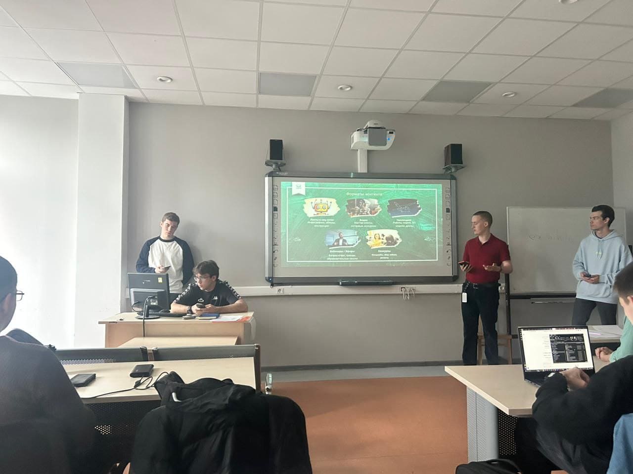 Магистранты СПбГУТ выполнили заказ на разработку коммуникационной стратегии