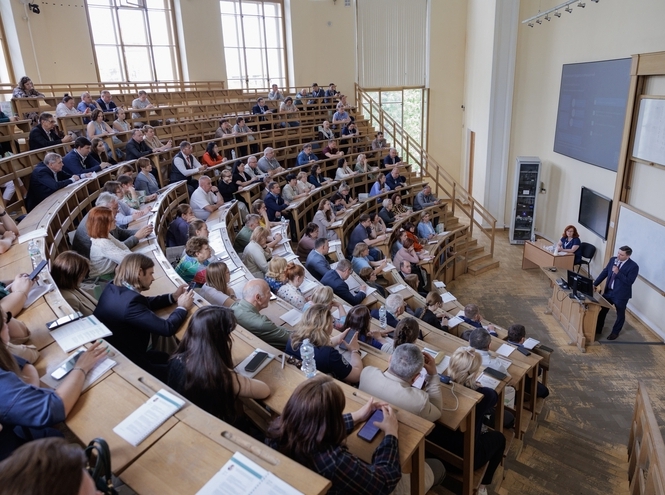 Ректор СПбГУТ принял участие во всероссийской конференции о кадровой работе в науке и образовании