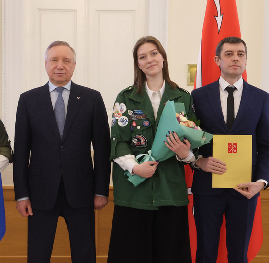 Александр Беглов вручил награды студотрядам Петербурга: «Орбита» в числе победителей