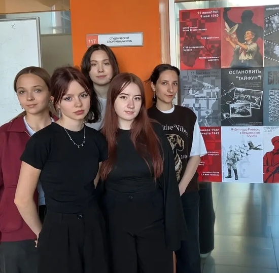 Диалог поколений через нейросети и инсталляции