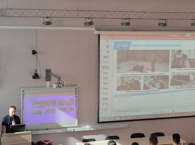 Служить в научной роте: в СПбГУТ прошла встреча с представителем технополиса «ЭРА»