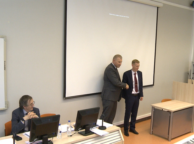 Поздравляем с защитой диссертации!