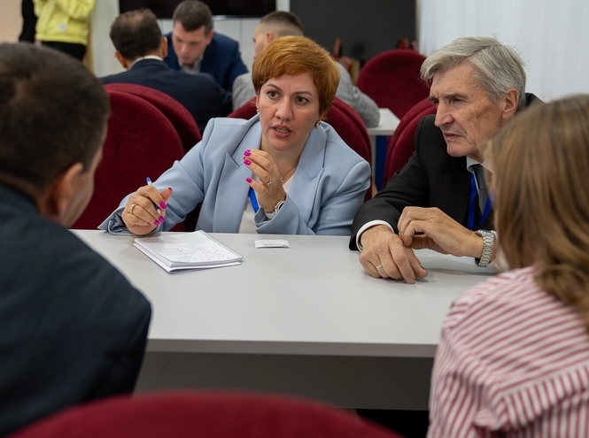 В рамках фестиваля науки «ТехЛидВик – 2025» прошло заседание консорциума и игра «Что? Где? Когда?»