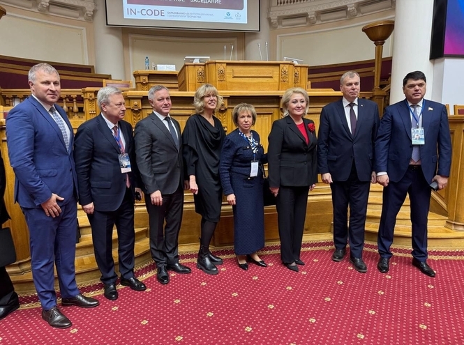 «Фабрики инноваций»: вузы СНГ объединились в Петербурге для прорыва в технологиях