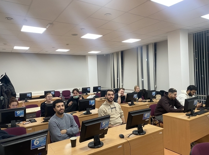 Студенты СПбГУТ освоили контент-анализ зарубежных СМИ по курсу на средства Фонда Потанина