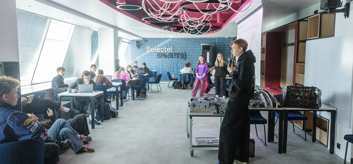 От идеи до арены: студенты-разработчики рассказали о пути боевого робота