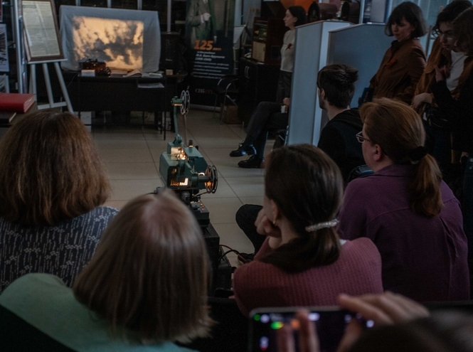 В Музее СПбГУТ хранится легендарный кинопроектор