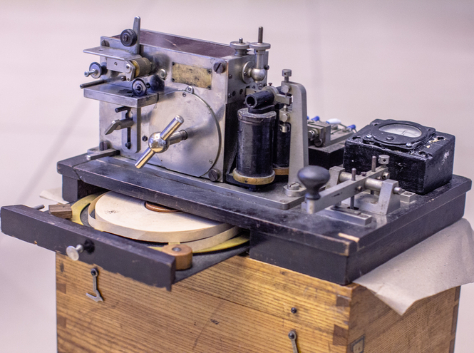 Телеграфные аппараты XIX века — в коллекции Музея СПбГУТ