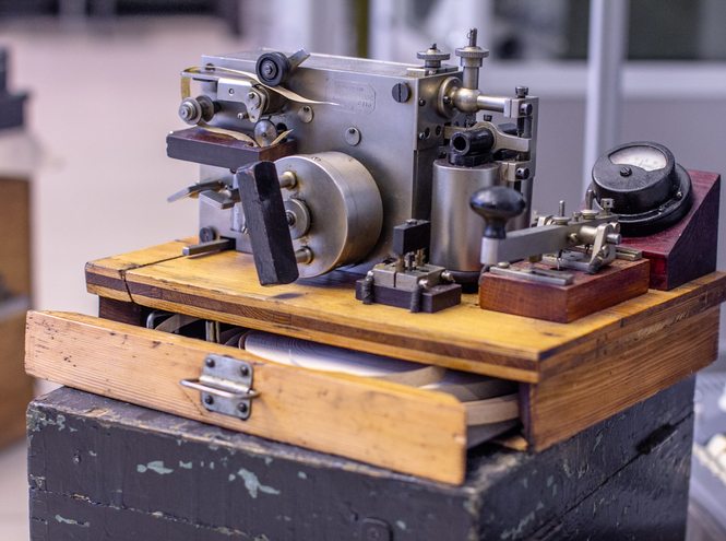 Телеграфные аппараты XIX века — в коллекции Музея СПбГУТ