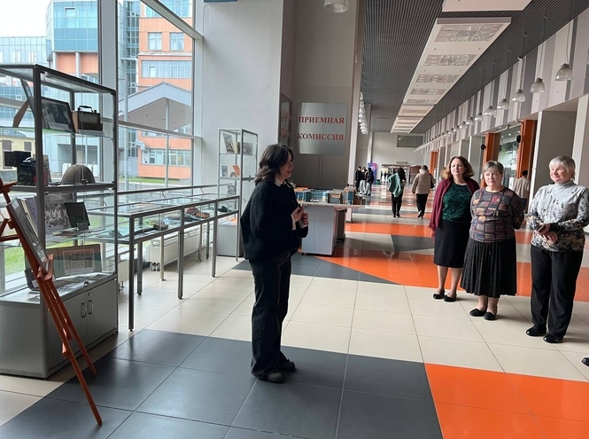 В СПбГУТ открылась выставка о поколениях университета