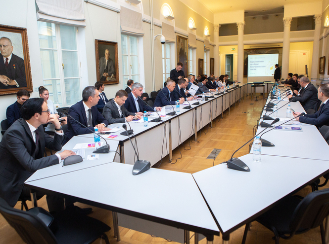 В честь 95-летия СПбГУТ выпущена тематическая почтовая карточка