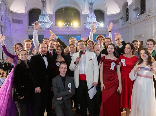 Студенты СПбГУТ — участники губернаторского новогоднего бала