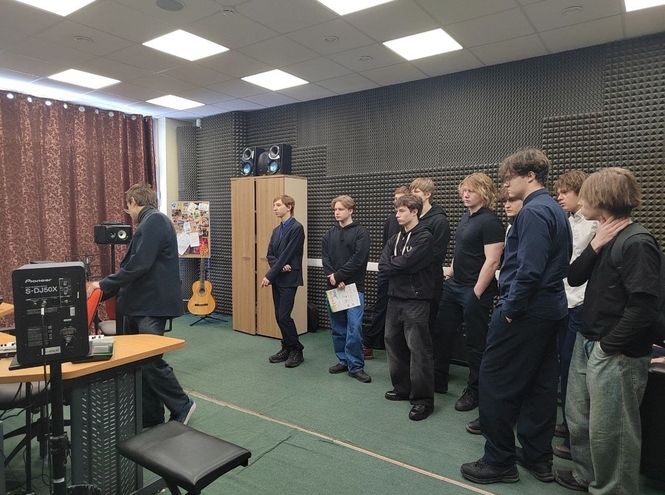 Школьники Санкт-Петербурга познакомились с миром телекоммуникаций в СПбГУТ