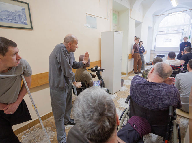 Интеллектуальную игру для раненых бойцов провели студенты СПбГУТ