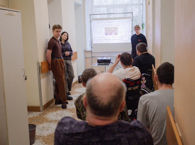 Интеллектуальную игру для раненых бойцов провели студенты СПбГУТ