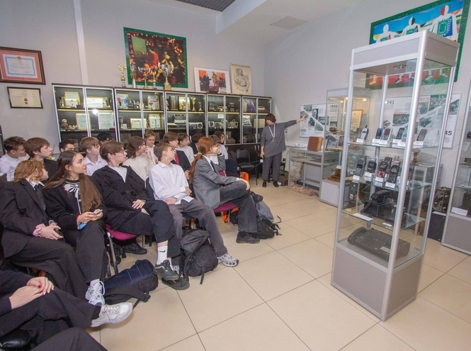 В СПбГУТ выдали свидетельства о первой профессии — школьники стали «Цифровыми кураторами»