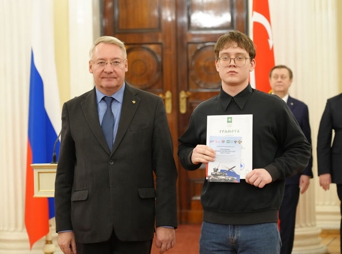 Студентов СПбКТ наградили за участие в программе военно-патриотического воспитания молодежи