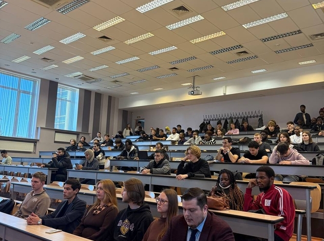 В СПбГУТ прошло собрание для иностранных студентов