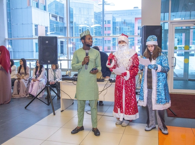 В СПбГУТ прошел Новый год иностранных студентов