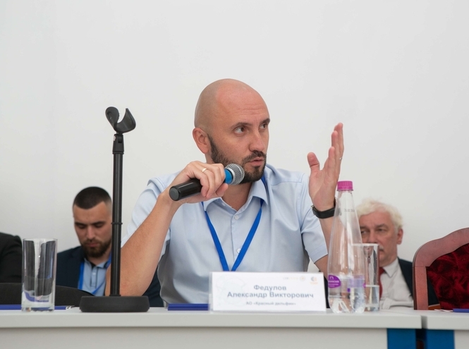 Ректор СПбГУТ Руслан Киричёк выступил на консорциуме по развитию гибридных сетей связи