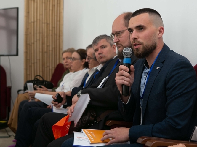 Ректор СПбГУТ Руслан Киричёк выступил на консорциуме по развитию гибридных сетей связи