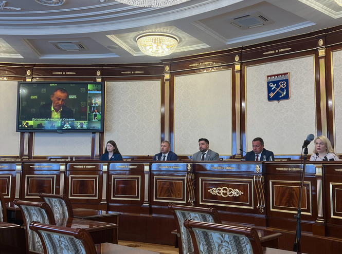 Ректор СПбГУТ представил систему развития ГИС перед губернатором Ленинградской области