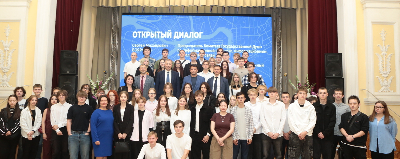 Сергей Боярский принял участие в создании памятника героям СВО в СПбГУТ