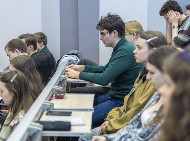 Из Парижа с любовью: итоги открытой лекции Петра Пунченко