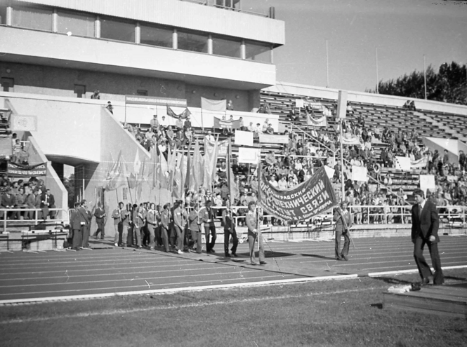 «Ещё все каникулы впереди!»: как отдыхали студенты ЛЭИС-СПбГУТ разных поколений