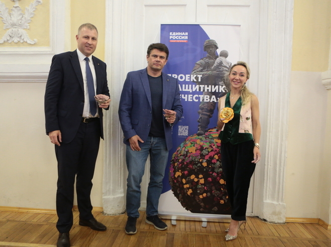 Сергей Боярский принял участие в создании памятника героям СВО в СПбГУТ