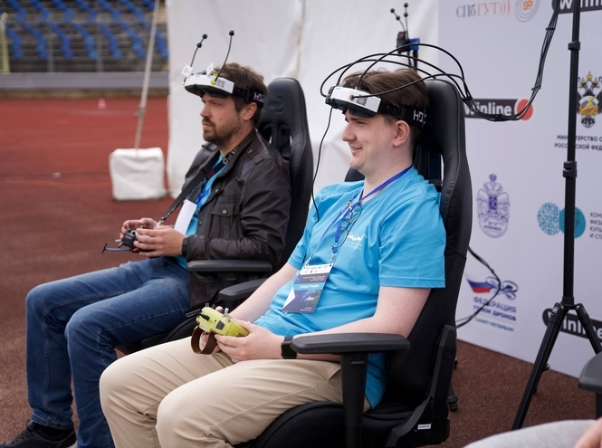 На стадионе «Петровский» определили сильнейших пилотов Северо-Запада