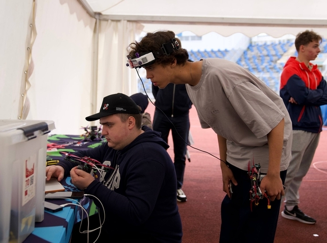 На стадионе «Петровский» определили сильнейших пилотов Северо-Запада