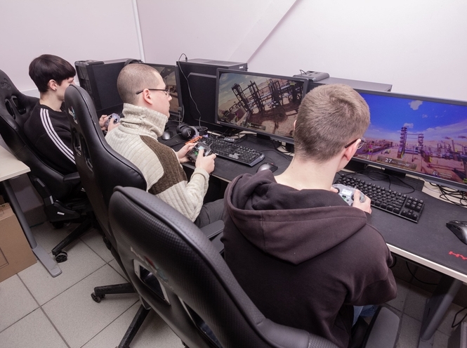 Определены победители Первого чемпионата СПбГУТ по гонкам дронов