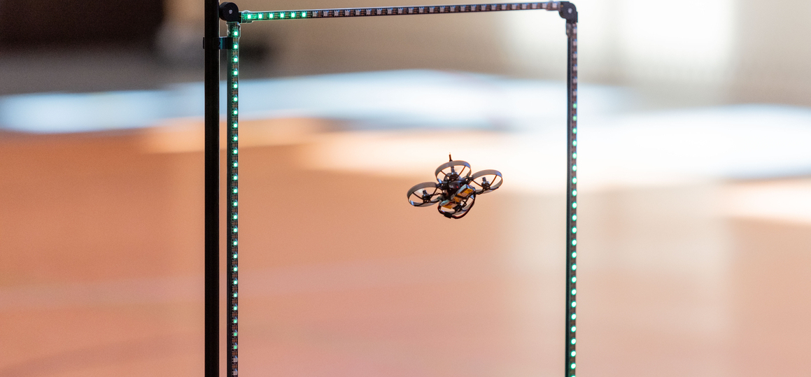 СПбГУТ поддержал первый Школьный кубок Московского района по гонкам дронов