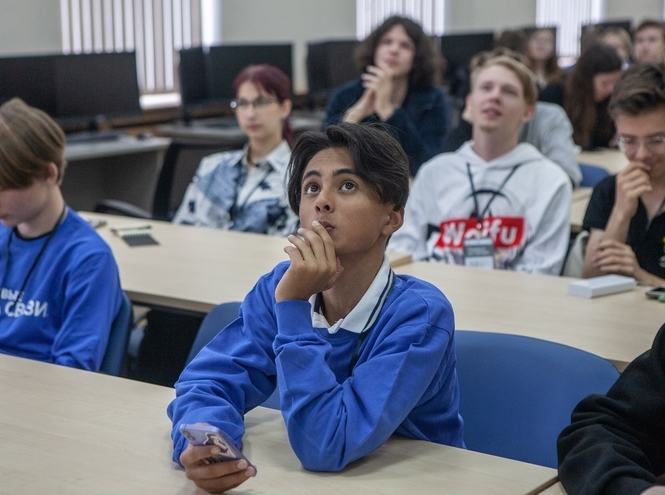 Молодежный фестиваль «Первые на связи!» среди колледжей собрал более 500 участников