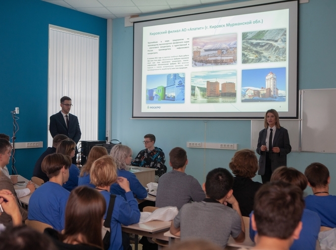 Молодежный фестиваль «Первые на связи!» среди колледжей собрал более 500 участников